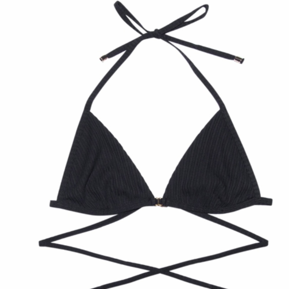 Black bikini crisscrossing top